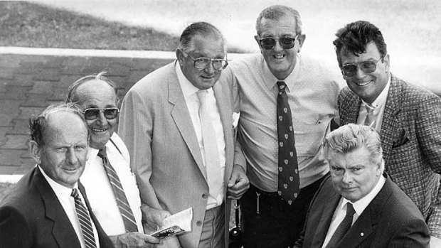 Race apart ... Bill Casey, Keith Robbins, Bert Lillye, Jack Ward and Max Presnell with trainer Bart Cummings.