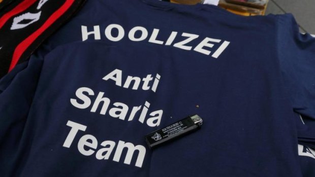 Provocative slogan: A T-shirt from the rally bears the word "Hoolizei", a combination of the words hooligan and polizei (police).
