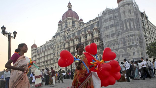 Balloon sellers outside the Taj Mahal hotel.