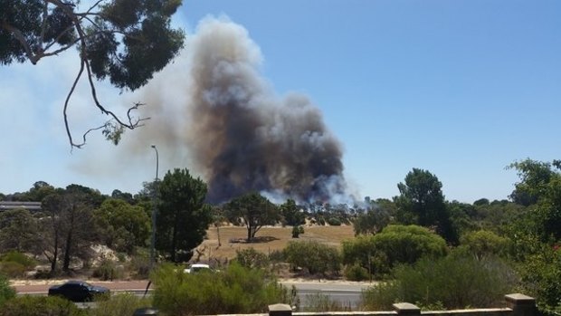 A scrub fire is burning in Kensington, south of Perth. 