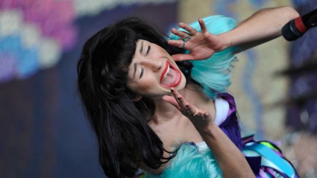 Kimbra to tour Australia with American artist Janelle Monae.