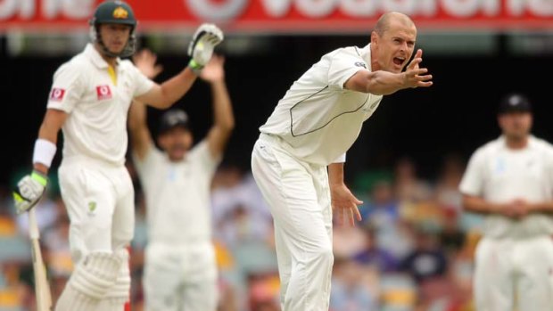 Surely he's out &#8230; New Zealand's Chris Martin appeals.