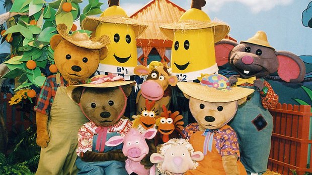 <i>Bananas in Pyjamas</i>: B1 and B2 with their friends as seen in the live-action series.