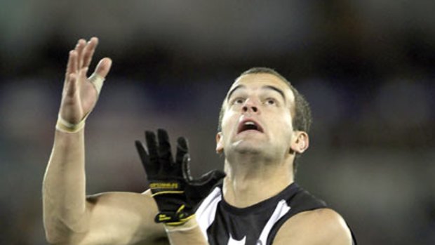 Former Collingwood player John Anthony could soon be playing for the Fremantle Dockers.