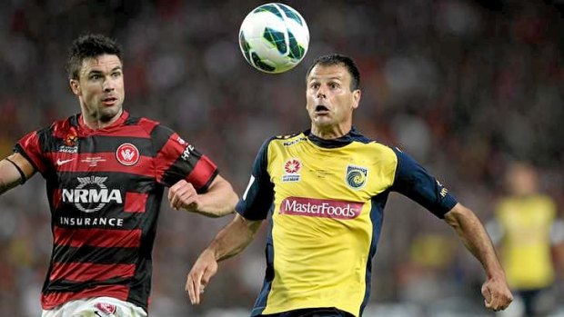 Time for the veteran Mariner: Mile Sterjovski in action in this year's A-League grand final.