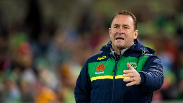 The Canberra Raiders are negotiating with coach Ricky Stuart about a new contract.