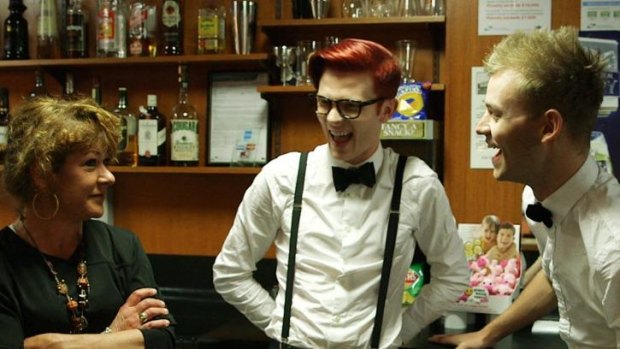 Rhys Nicholson and Joel Creasey try working in a pub in Colac.