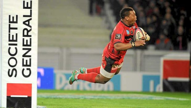 Steffon Armitage scores a try for Toulon.