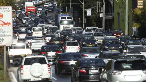 Weekend clearways to be introduced in a matter of weeks: Heavy traffic on Lane Cove Rd.