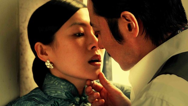 Zhang Ziyi stars as the virtuous young woman and Jang Dong-gun as the man who sets out to seduce her in <i>Dangerous Liaisons.</i>