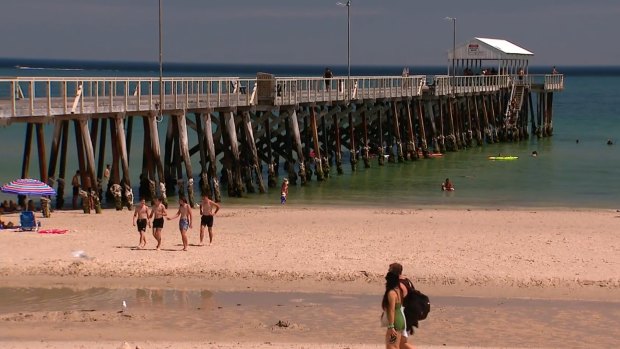 South Australians swelter through autumn heatwave