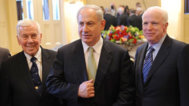 At Capitol Hill... Prime Minister Netanyahu with Republican senators Richard Lugar and John McCain.