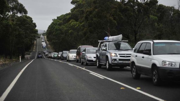 Cars that were part of the 15-kilometre queue outside Ulladulla on Wednesday.