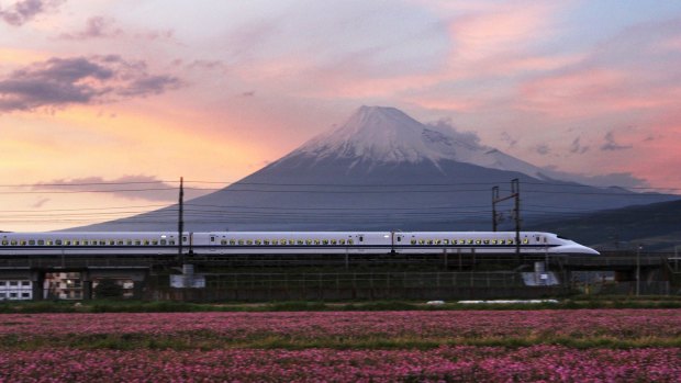 A bullet train capable of 500km/h.