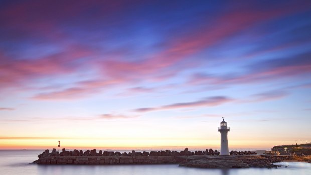 Wollongong, NSW, lighthouse, dusk