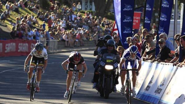 Close-run thing . . . Helen Kelly (right) outsprints Emma Mackie and Tiffany Cromwell to claim stage  three of the Jayco Bay Cycling Classic in Geelong.