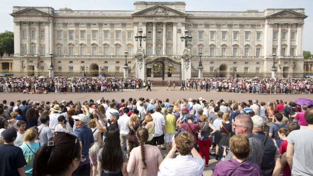 Crowds outside Buckingham Palace.