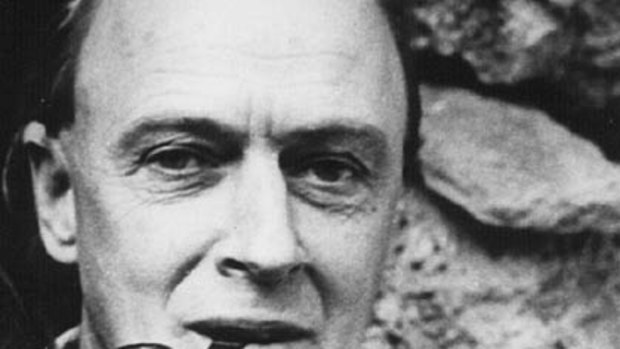 Roald Dahl ... successful spy despite being ‘‘a terrible gossip’’.