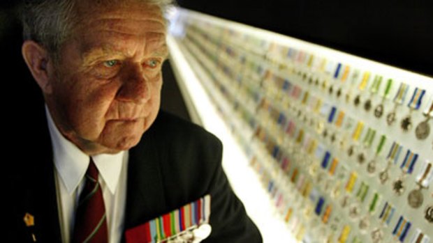 Ted Kenna, VC, at Melbourne's Shrine of Remembrance in 2003.