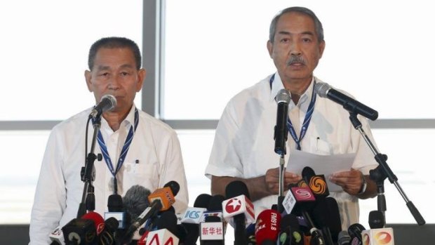 Few clues to disaster: Malaysia Airlines Chief Executive Ahmad Jauhari Yahya (L) and Chairman of Malaysia Airlines Tan Sri Md. Nor Bin Md. Yusof speak to media.
