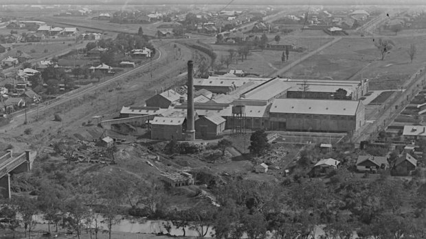 The paper mill on the Yarra River in the 1920s. 