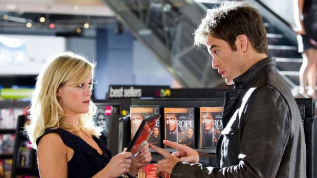 Lauren (Reese Witherspoon) and FDR (Chris Pine) in <i>This Means War.</i>