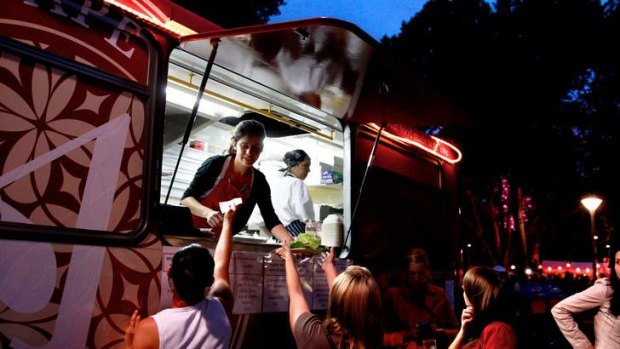 Melbourne boasts about its amazing food culture but it lacks any real structure for street food vendors. The losers in this situation end up being the public.