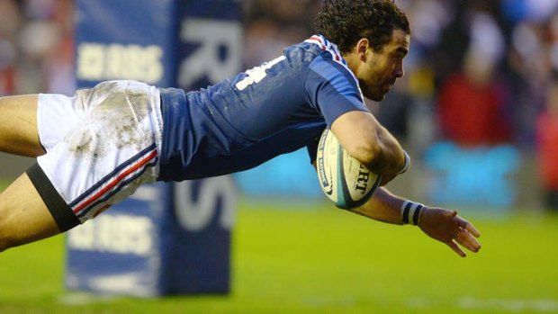 Yoann Huget scores France's only try.