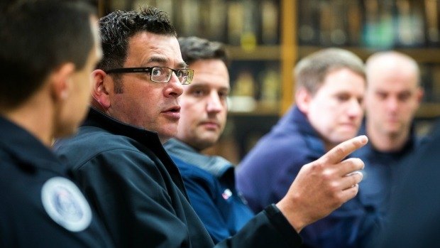  Premier Daniel Andrews discusses Fire Brigade issues with volunteer and staff firefighters.