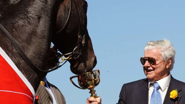 Trainer Bart Cummings with Viewed after they won the 2008 Melbourne Cup.