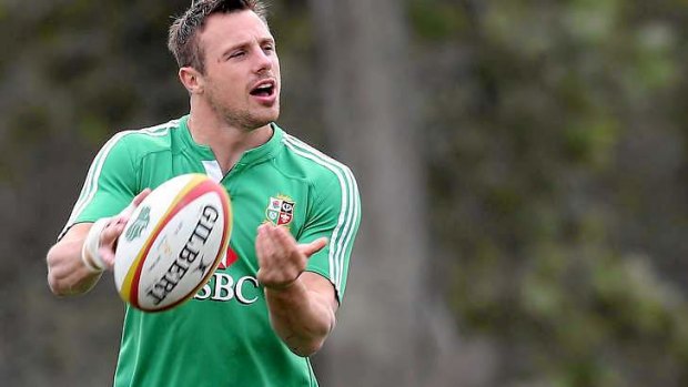 Ball in hand ... Irish winger Tommy Bowe.