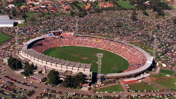 Farewell: The Hawks-Swans clash for Waverley's final game on August 29, 1999 attracted 72,130 people.