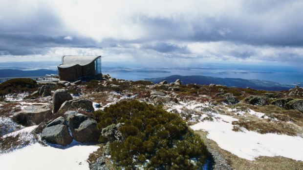 On top of Mount Wellington: All covered in snow.
