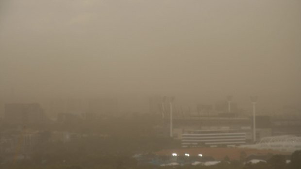 A dust storm brought a quick end to a 42-degree day.