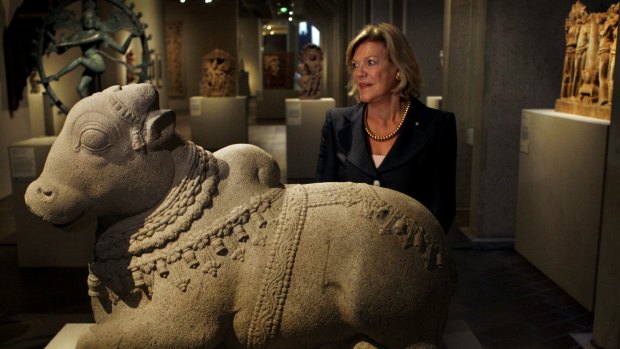 Ros Packer with the 900-year-old  Nandi bull sculpture she bought for the National Gallery of Australia in 2009. 