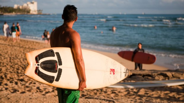 A traveller could spend three nights in Waikiki by using only two days of annual leave.