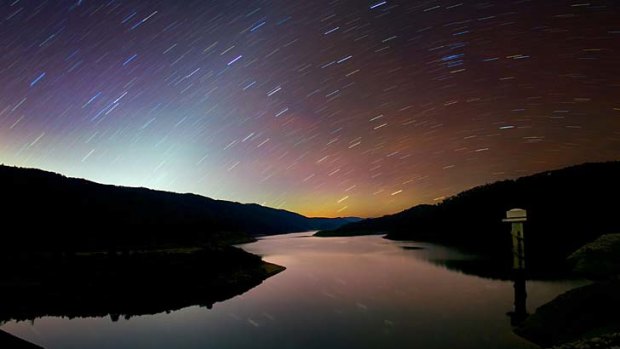 Craig Stilltoe's photos of the Thomson Dam taken earlier this month at about 5:45pm while there was still light in the sky. A 10-minute exposure of the stars.
