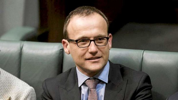 Greens deputy leader Adam Bandt says Labor now has no excuse not to cancel the contract for the East West Link if it wins power in November.