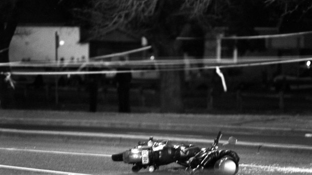 Hoddle Street: a victim lies on the road.