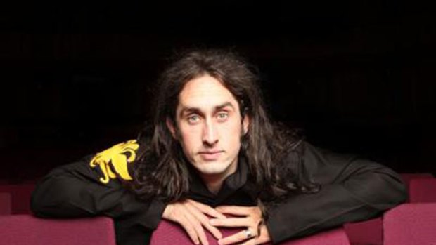 One of Australia's favourite comedians Ross Noble has a brand new show and is touring Australia.