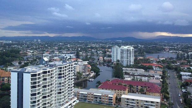 Storm approaches the Gold Coast.