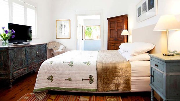 Set on a quiet leafy street, Bondi Beach House is 2 minutes' walk from the bustling beachfront.