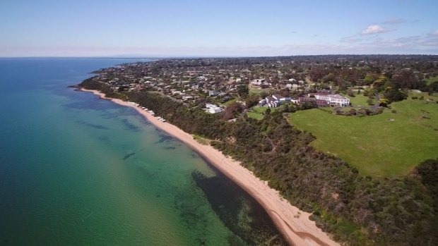 The last parcel of Sir Reginald Ansett's former estate, a 22-hectare beachfront property in Mount Eliza, is for sale.