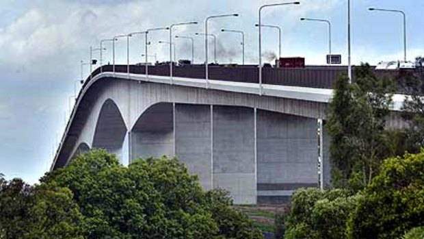 Police are using images taken by toll cameras on the Gateway Bridge.