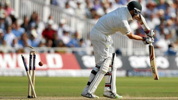 Peter Siddle is bowled by James Anderson.