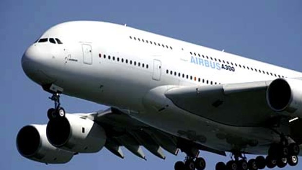 Airbus, manufacturer of the world's largest airliner, the A380, remained the world's biggest planemaker in 2010 by booking its 10,000th order.