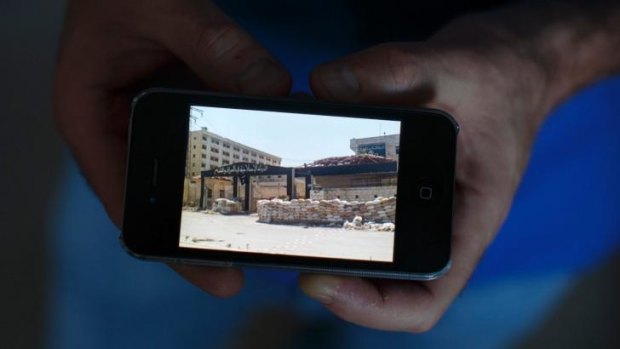 The father of Jejoen Bontinck, a young Belgian who spent three weeks in the same cell as James Foley and other hostages, showed a picture of the prison where they were held.