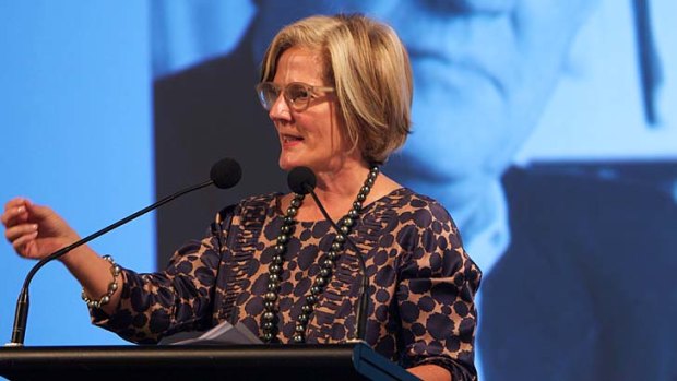 Lucy Turnbull   speaks  at  the memorial service of Robert Hughes.