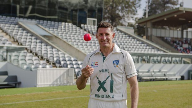 Prime Minister's XI captain Mike Hussey wants some Aussie Test players in his team.
