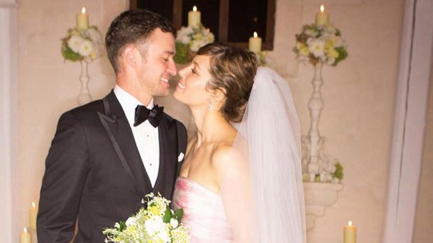 Actor Jessica Biel wore a pink dress when she married Justin Timberlake ...